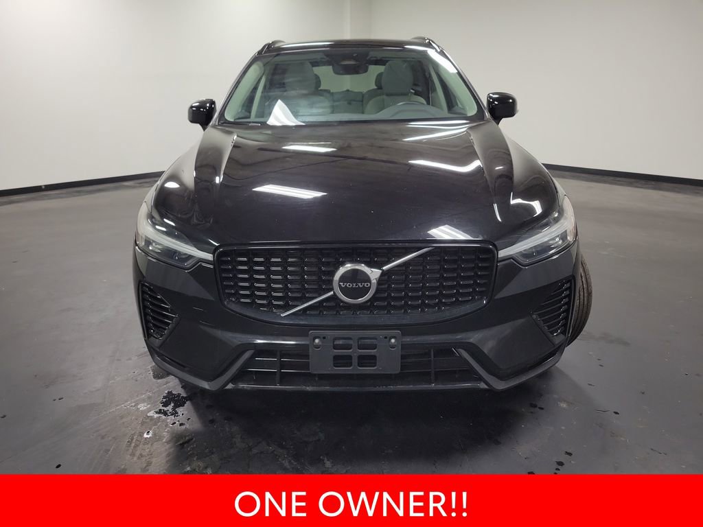 Used 2024 Volvo XC60 T8 Core image 3