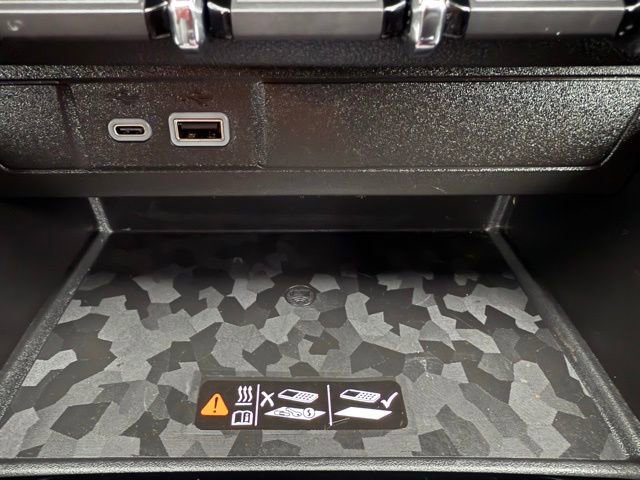 Used 2023 Chevrolet Colorado Z71 w/ Z71 Convenience Package 2 image 28