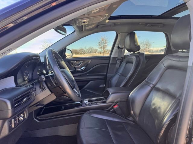 Used 2022 Lincoln Corsair Standard w/ Premium Package image 6