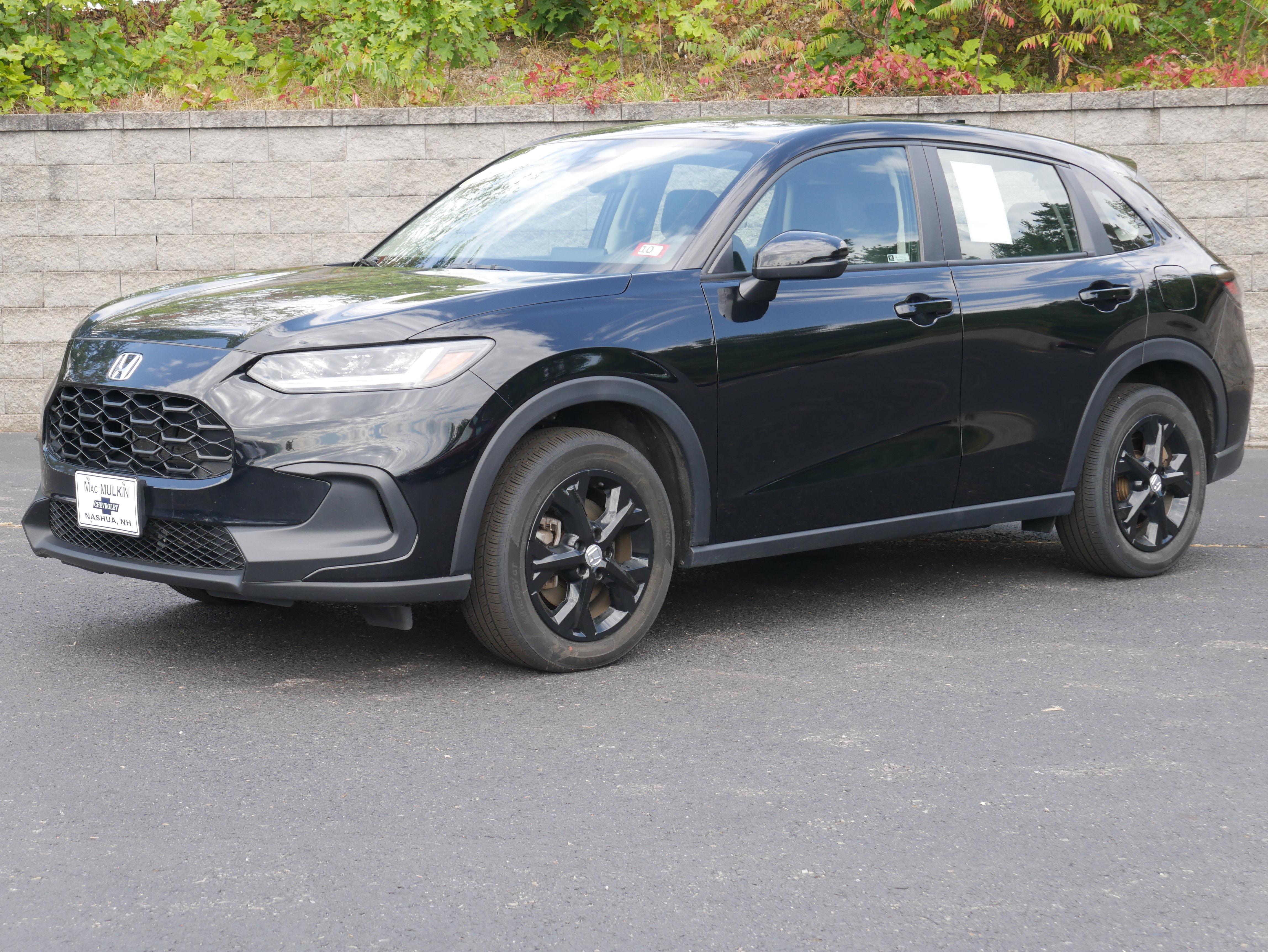 Used 2024 Honda HR-V LX image 1