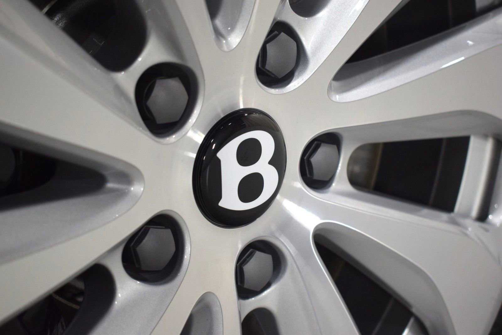 New 2026 Bentley Continental GTC AWD/4WD image 19