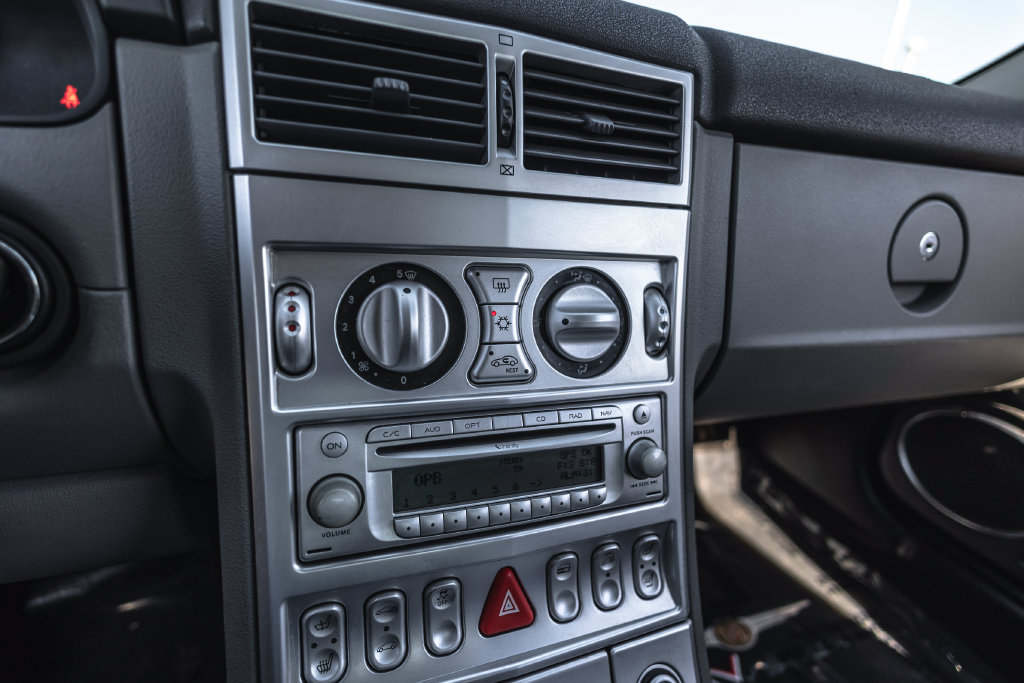 Used 2005 Chrysler Crossfire Limited RWD image 12