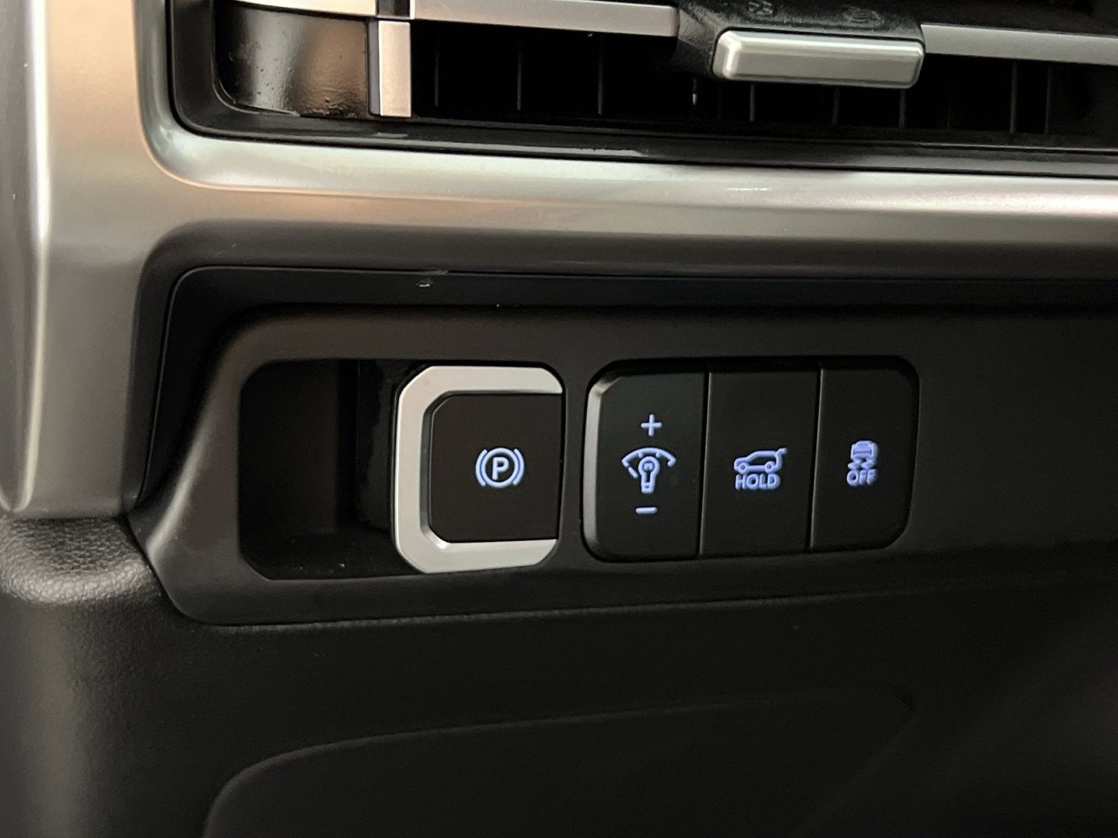 Used 2024 Hyundai Santa Fe SEL image 32