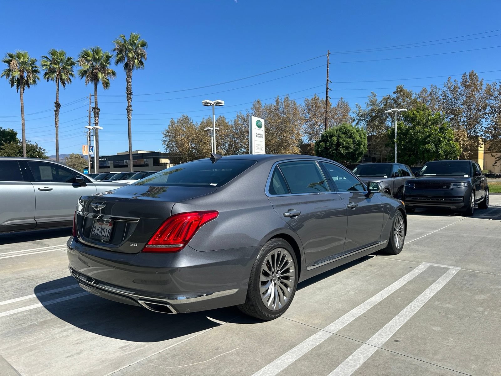 Used 2017 Genesis G90 5.0 Ultimate RWD image 3