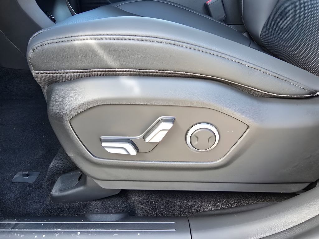 New 2026 Hyundai Santa Fe SEL image 16