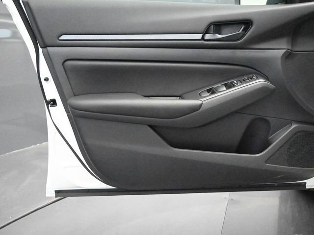 Used 2025 Nissan Altima 2.5 S FWD image 20