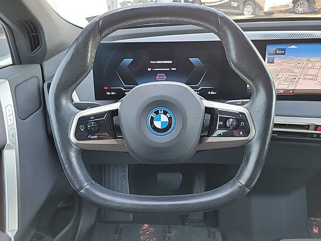 Used 2023 BMW iX xDrive50 w/ Sport Package AWD/4WD image 26