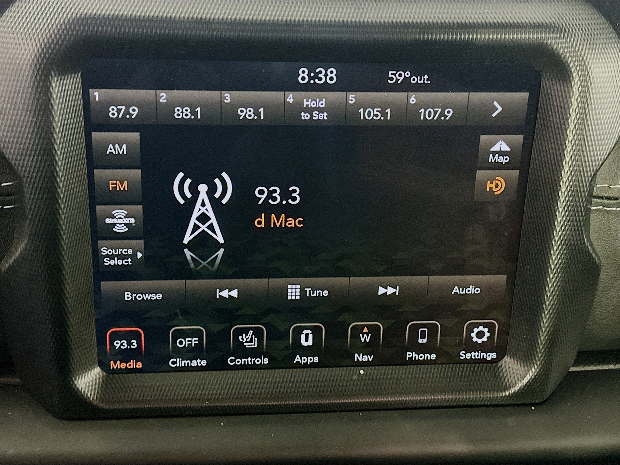 Used 2023 Jeep Wrangler Sahara w/ Cold Weather Group image 19