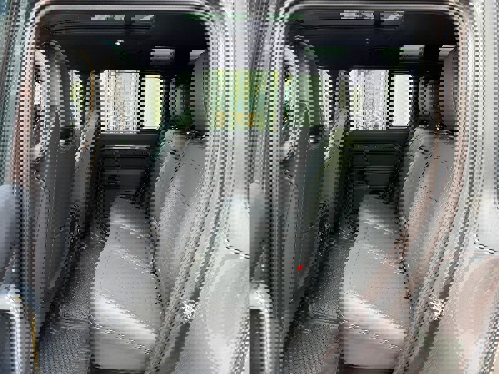 Used 2025 Land Rover Defender 110 AWD/4WD image 13