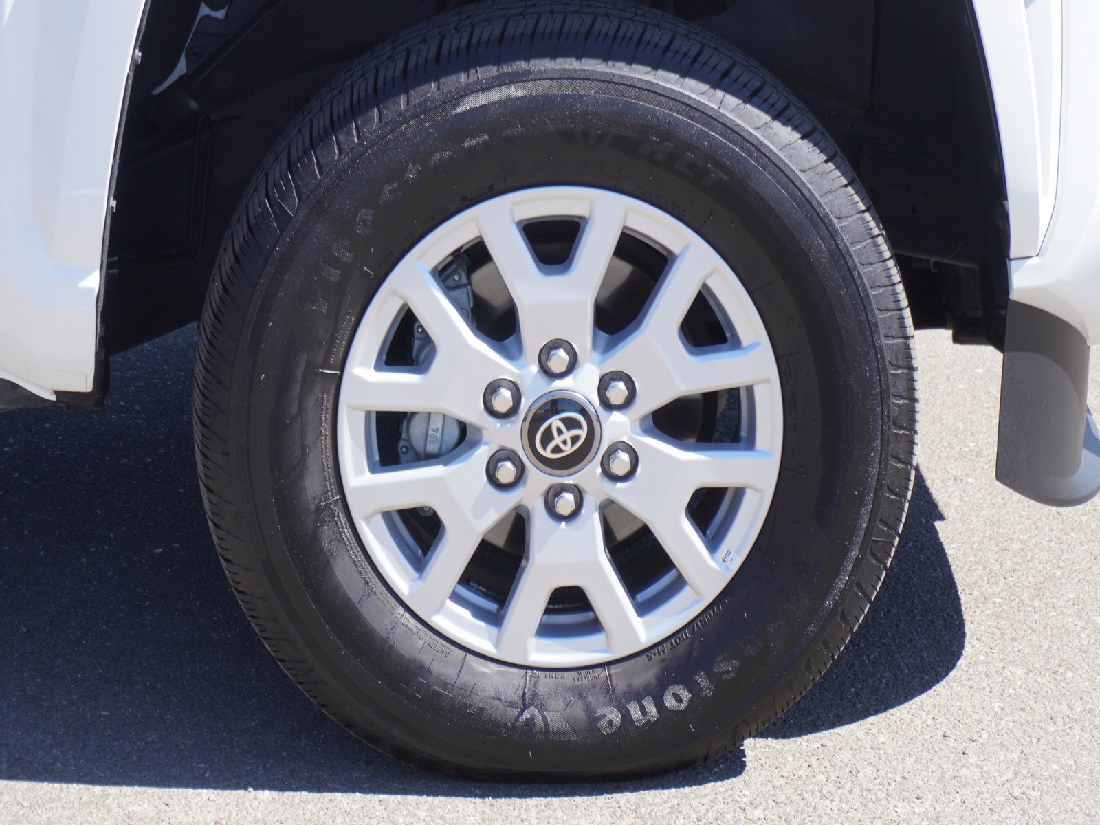 Used 2025 Toyota Tacoma SR5 AWD/4WD image 5