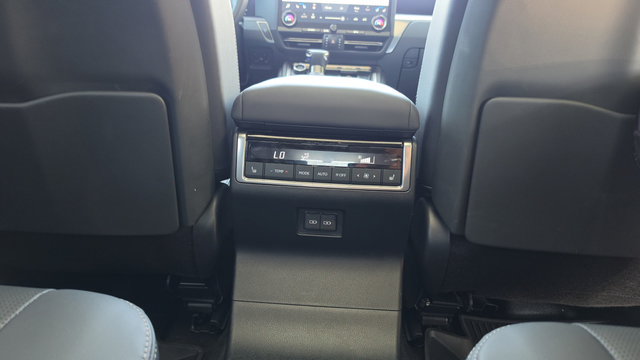 Used 2025 Lexus GX 550 w/ Accessory Package (2T) AWD/4WD image 52