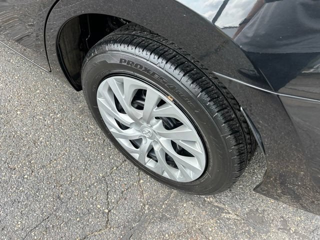 Used 2017 Toyota Corolla LE FWD image 18