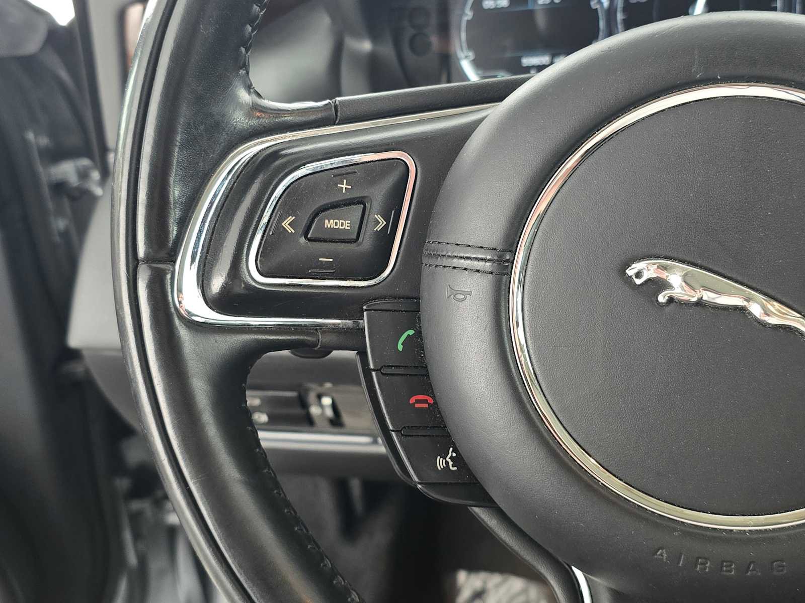 Used 2015 Jaguar XJ L Portfolio image 47