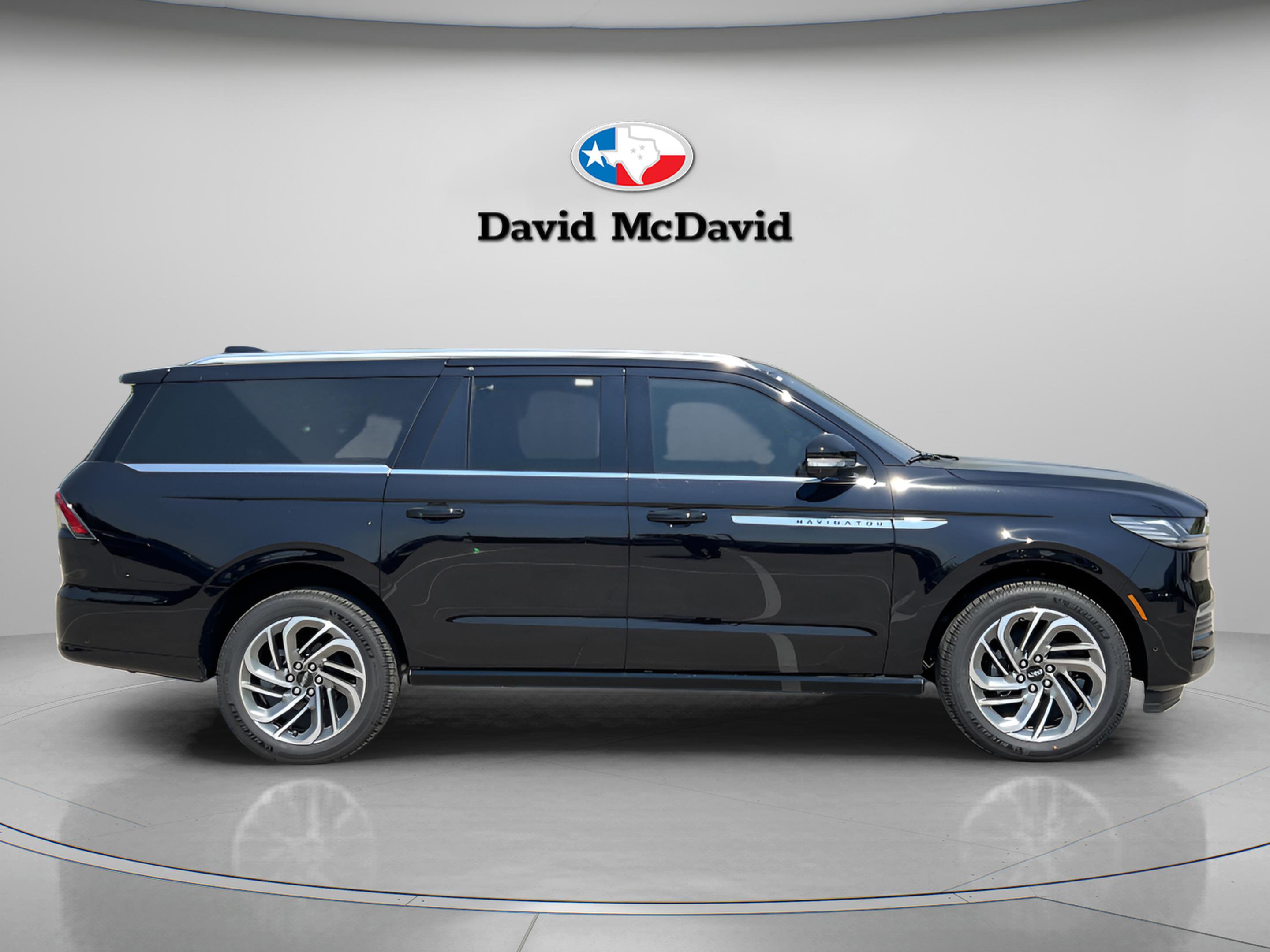 New 2025 Lincoln Navigator L Reserve AWD/4WD image 8