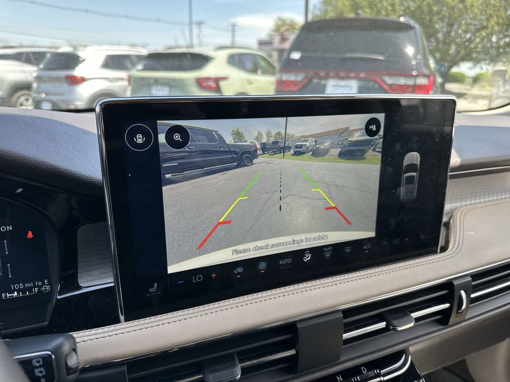 Used 2023 Lincoln Corsair AWD w/ Towing Package image 17