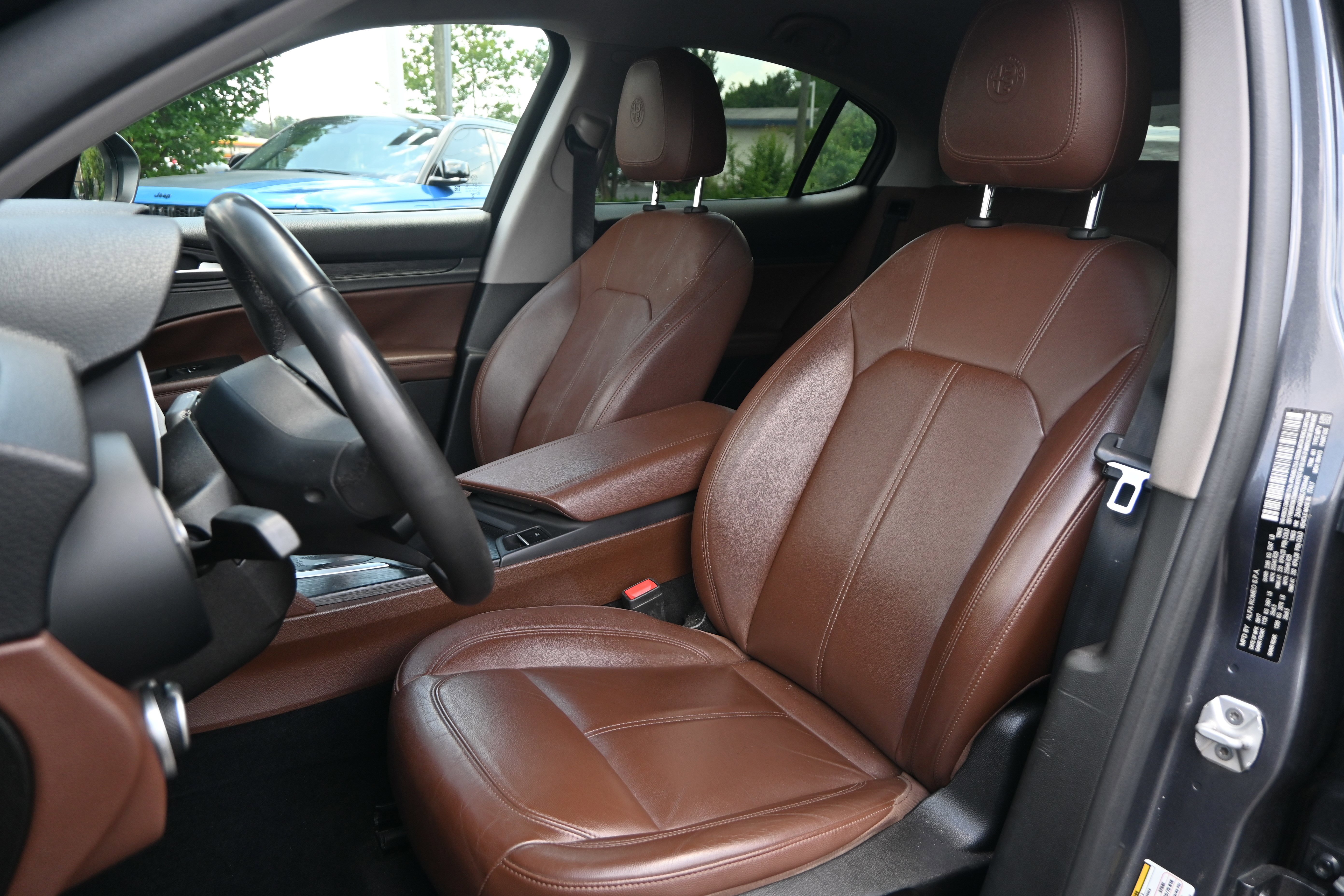 Used 2018 Alfa Romeo Stelvio AWD image 12