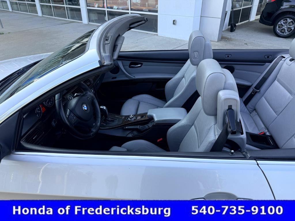 Used 2012 BMW 335i Convertible RWD image 21