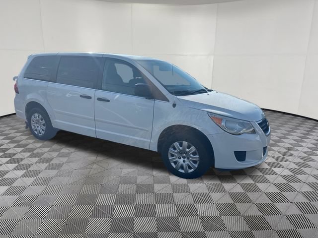 Used 2009 Volkswagen Routan S FWD image 7