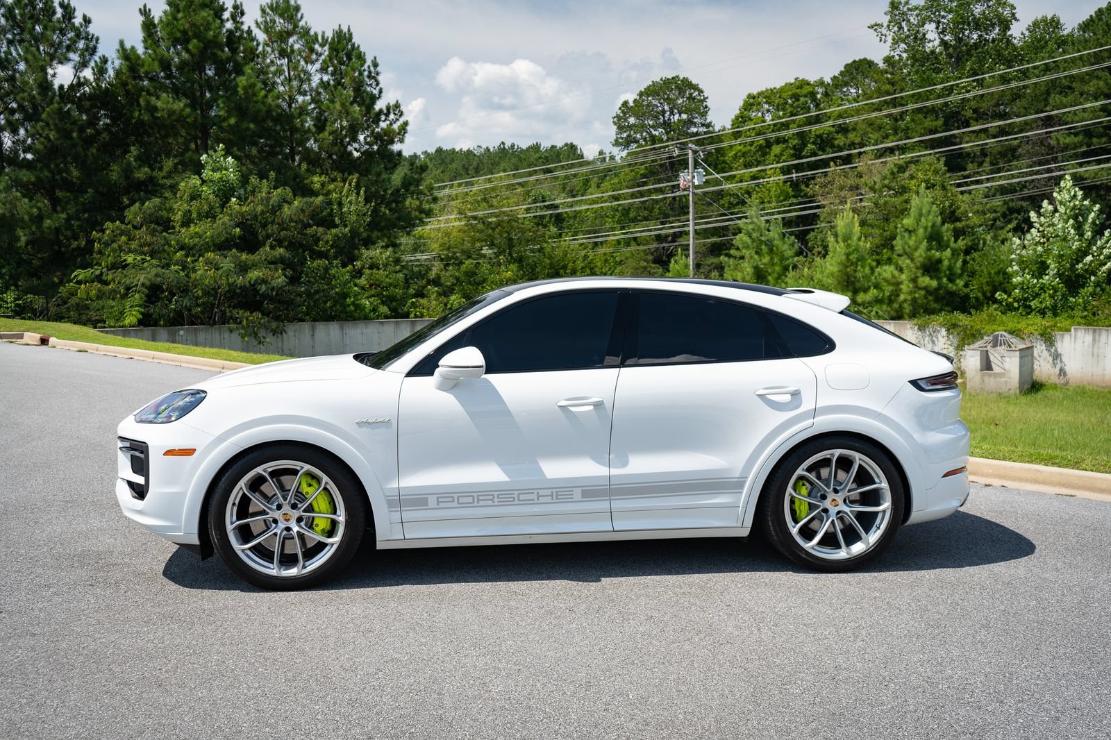 Used 2024 Porsche Cayenne S AWD/4WD image 15