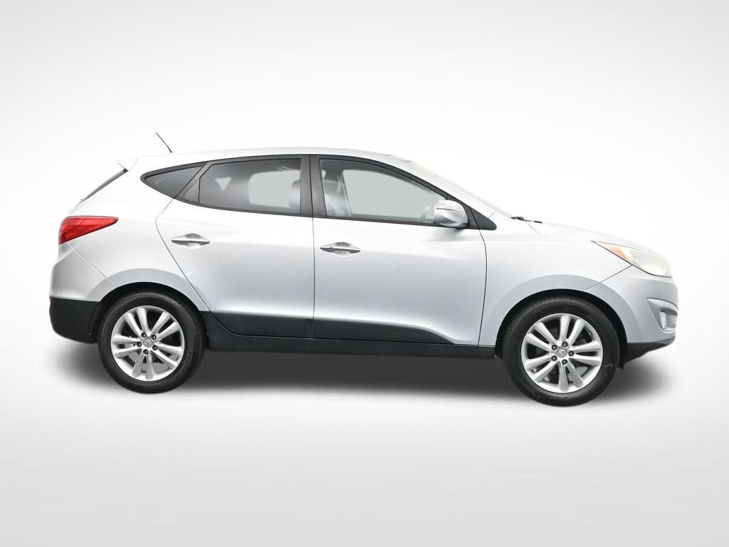 Used 2013 Hyundai Tucson Limited w/ Premium Pkg FWD image 4