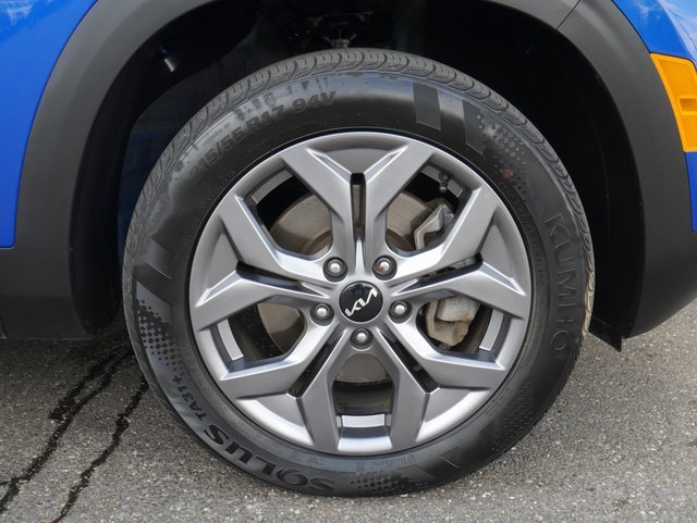 Used 2024 Kia Seltos LX image 9