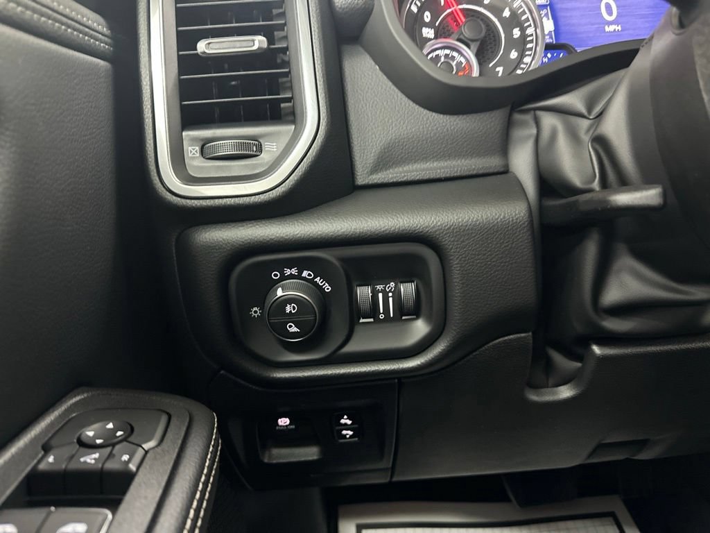 New 2027 RAM 1500 Laramie w/ Laramie Preferred Package AWD/4WD image 43