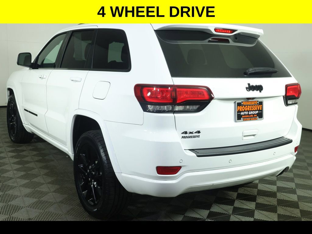 Used 2022 Jeep Grand Cherokee Laredo X image 4