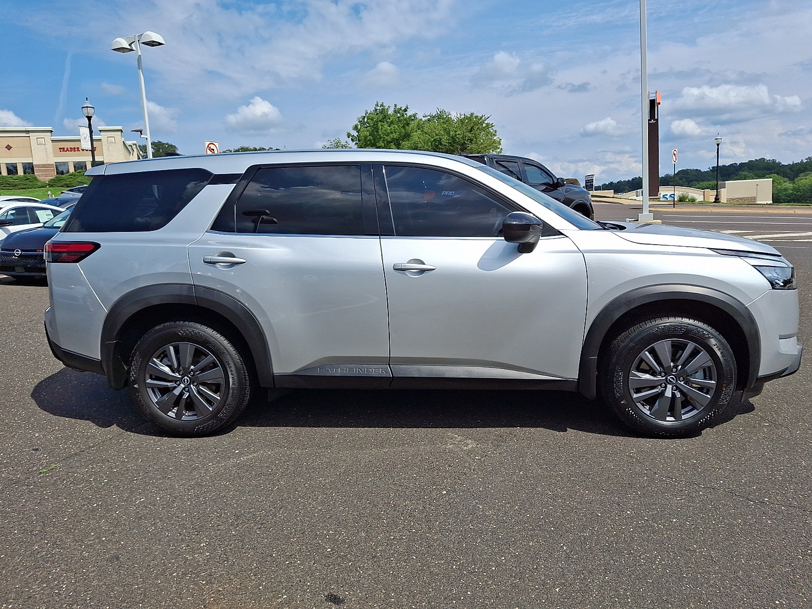 Certified 2024 Nissan Pathfinder S AWD/4WD image 7