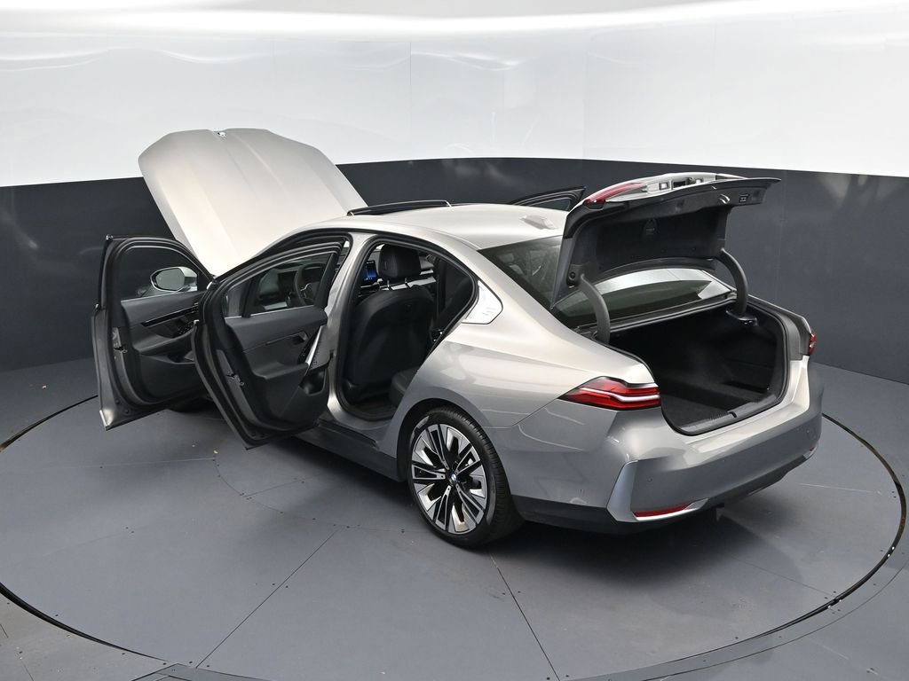 Certified 2026 BMW 530i image 2