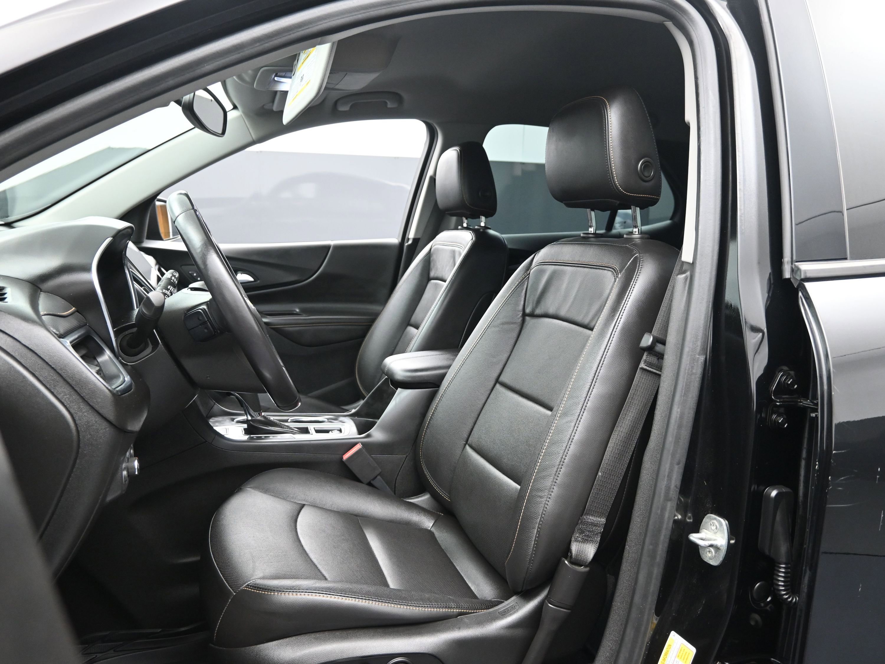 Used 2021 Chevrolet Equinox Premier w/ Redline Edition image 18