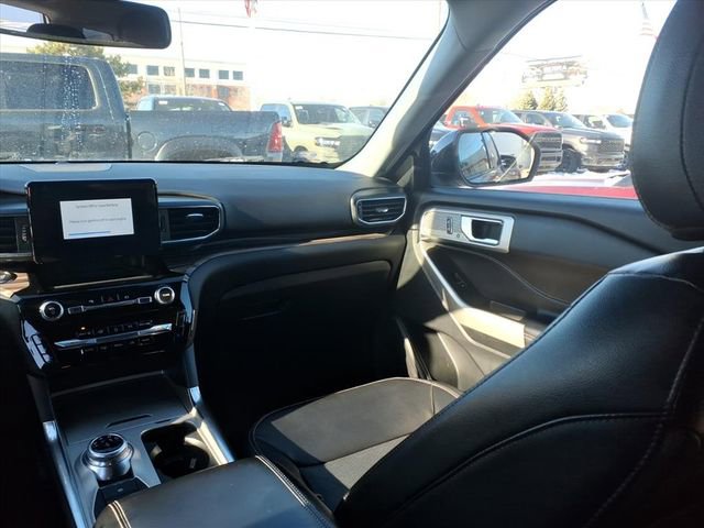 Used 2022 Ford Explorer Limited w/ Equipment Group 301A image 12