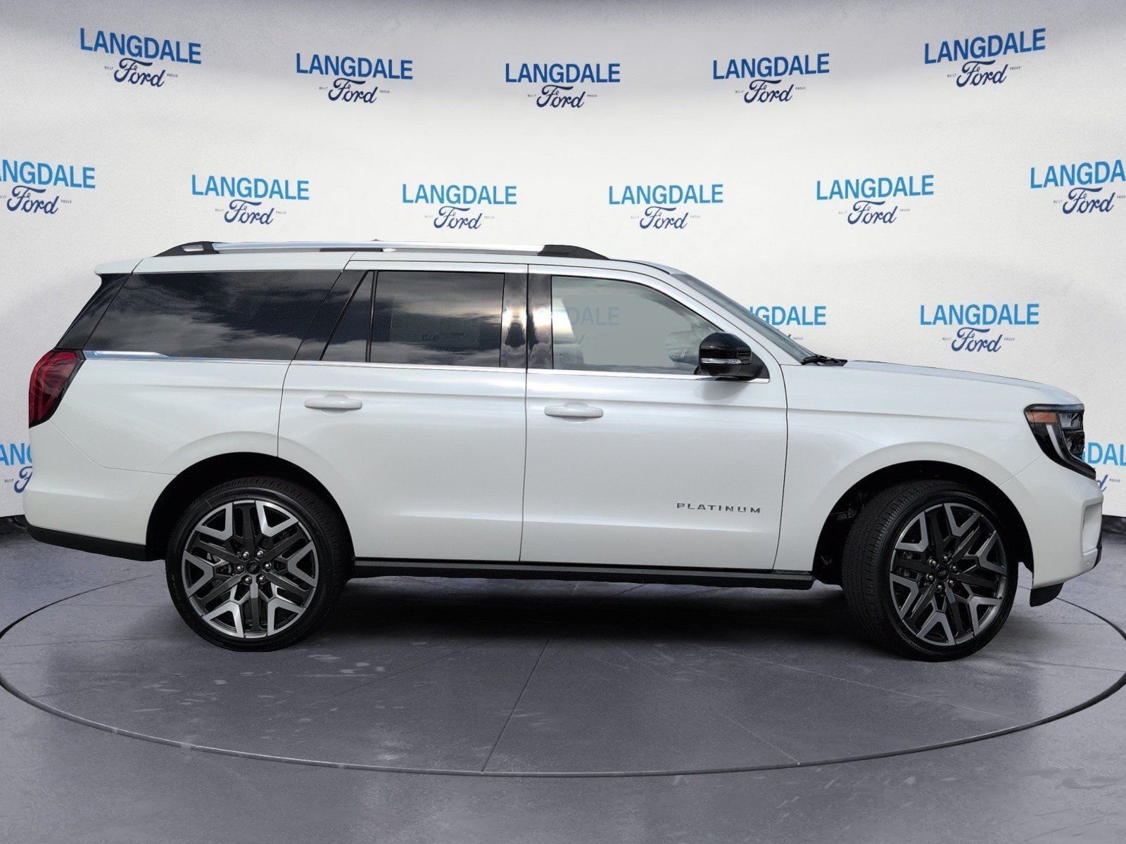 New 2027 Ford Expedition Platinum w/ Platinum Ultimate Package AWD/4WD image 3