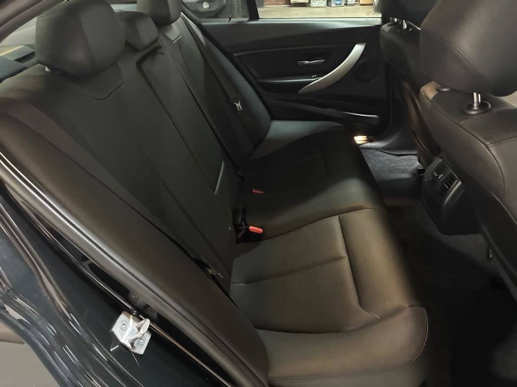 Used 2018 BMW 320i Sedan RWD image 26