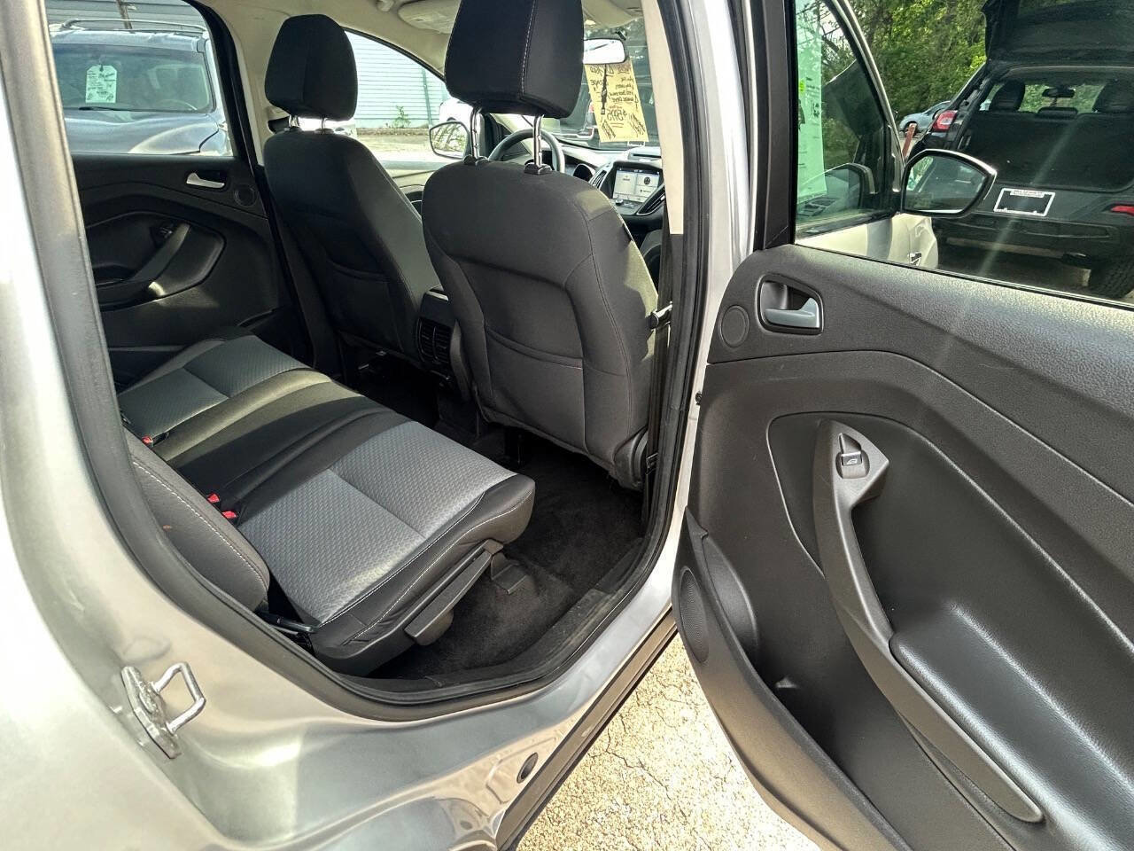 Used 2017 Ford Escape SE w/ Equipment Group 201A image 8