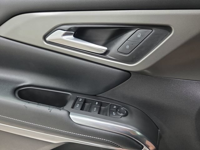 Used 2025 Chevrolet Traverse LT AWD/4WD image 28
