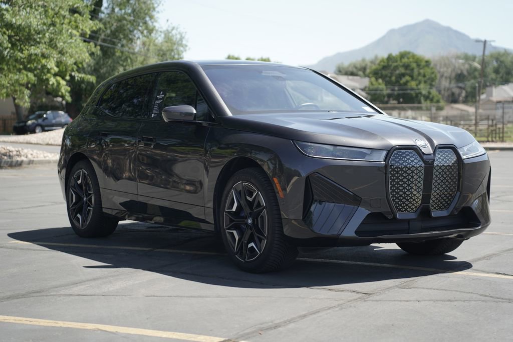 Certified 2024 BMW iX xDrive50 w/ Premium Package AWD/4WD image 8