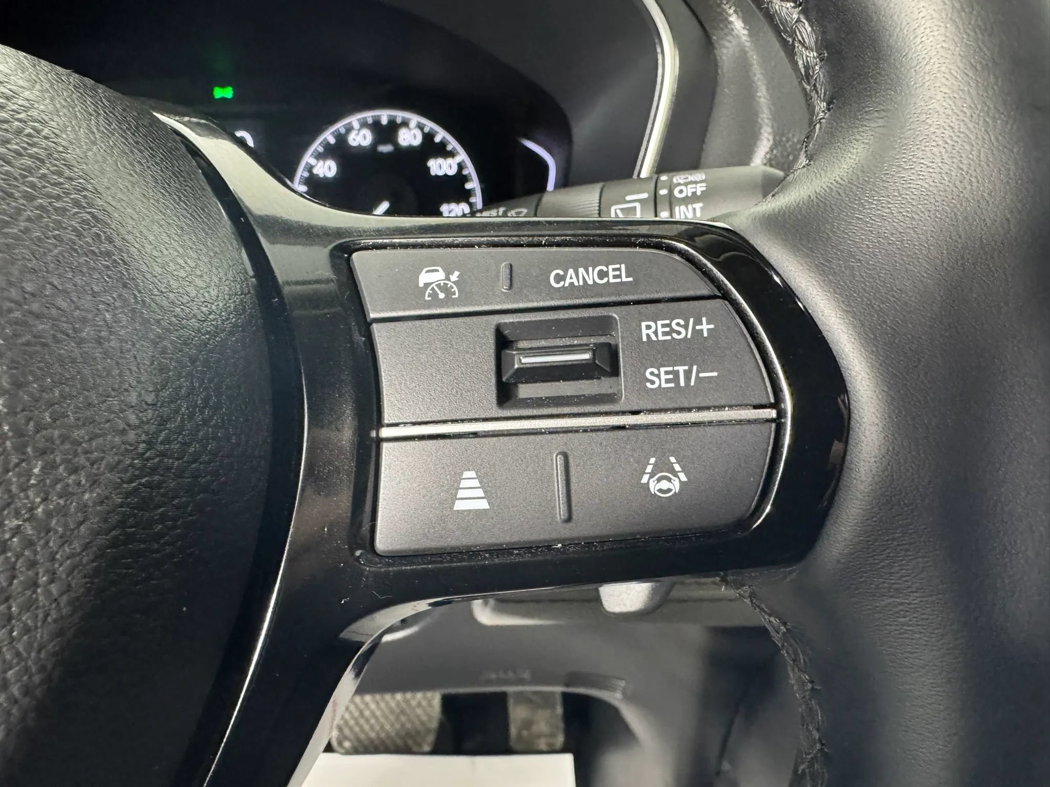 Used 2025 Honda Pilot EX-L image 16
