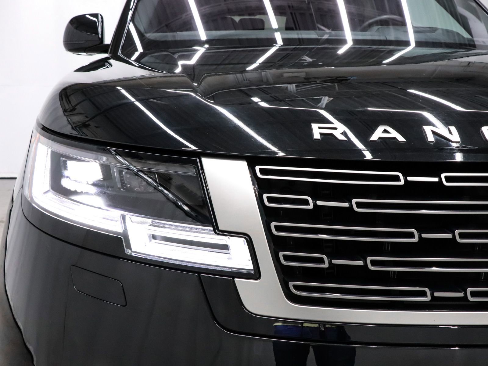 Used 2023 Land Rover Range Rover SE image 50