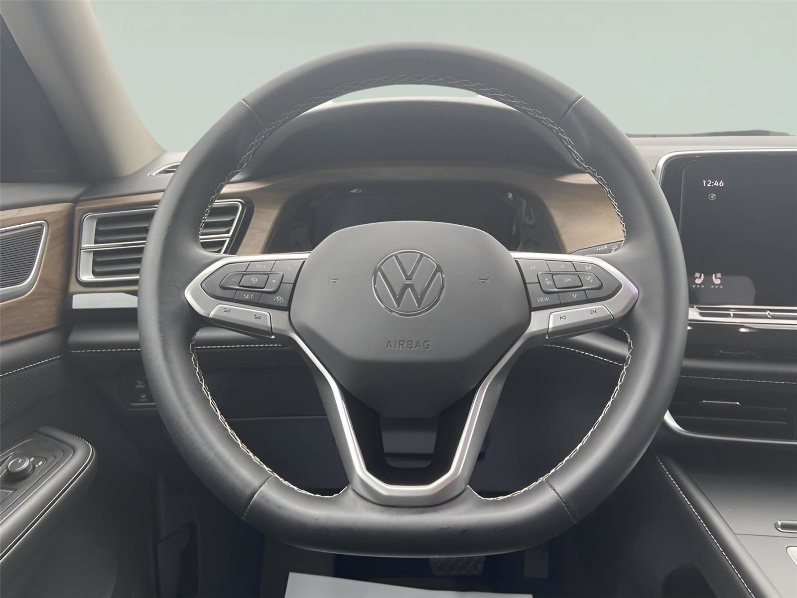 Used 2025 Volkswagen Atlas SE image 26