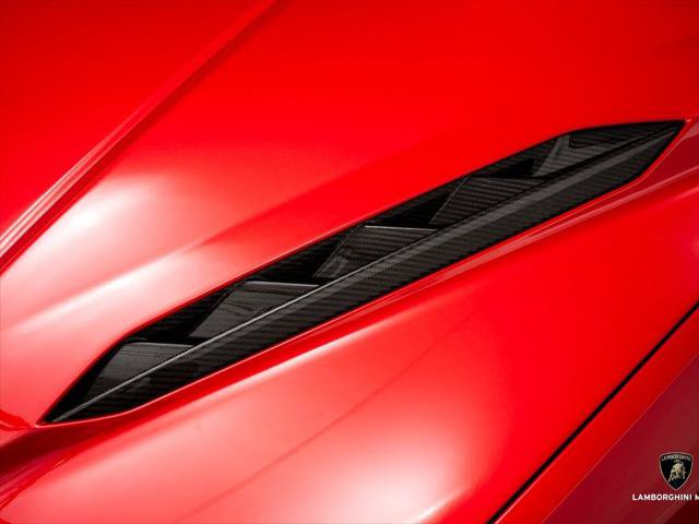 Used 2023 Lamborghini Urus Performante AWD/4WD image 6