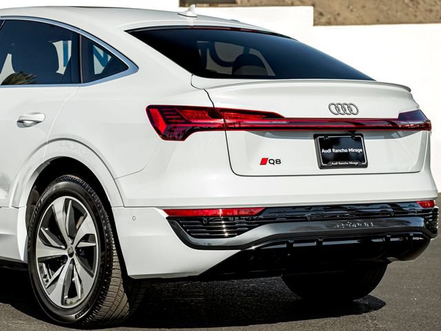 Used 2024 Audi Q8 e-tron Premium Plus w/ Premium Plus Package AWD/4WD image 7