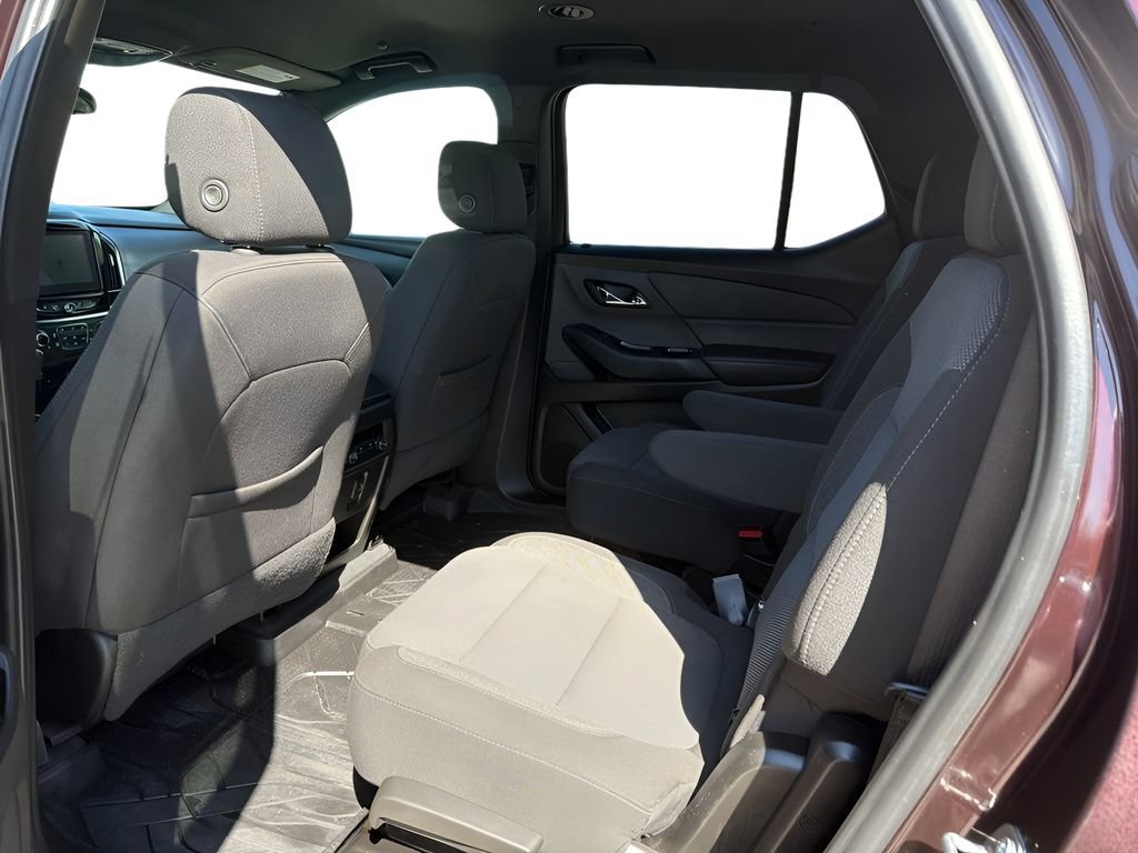 Used 2023 Chevrolet Traverse LT FWD image 12