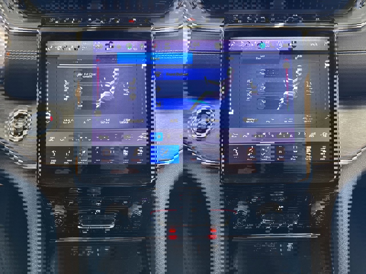 Used 2023 Jeep Grand Cherokee L Limited w/ Black Appearance Package image 27