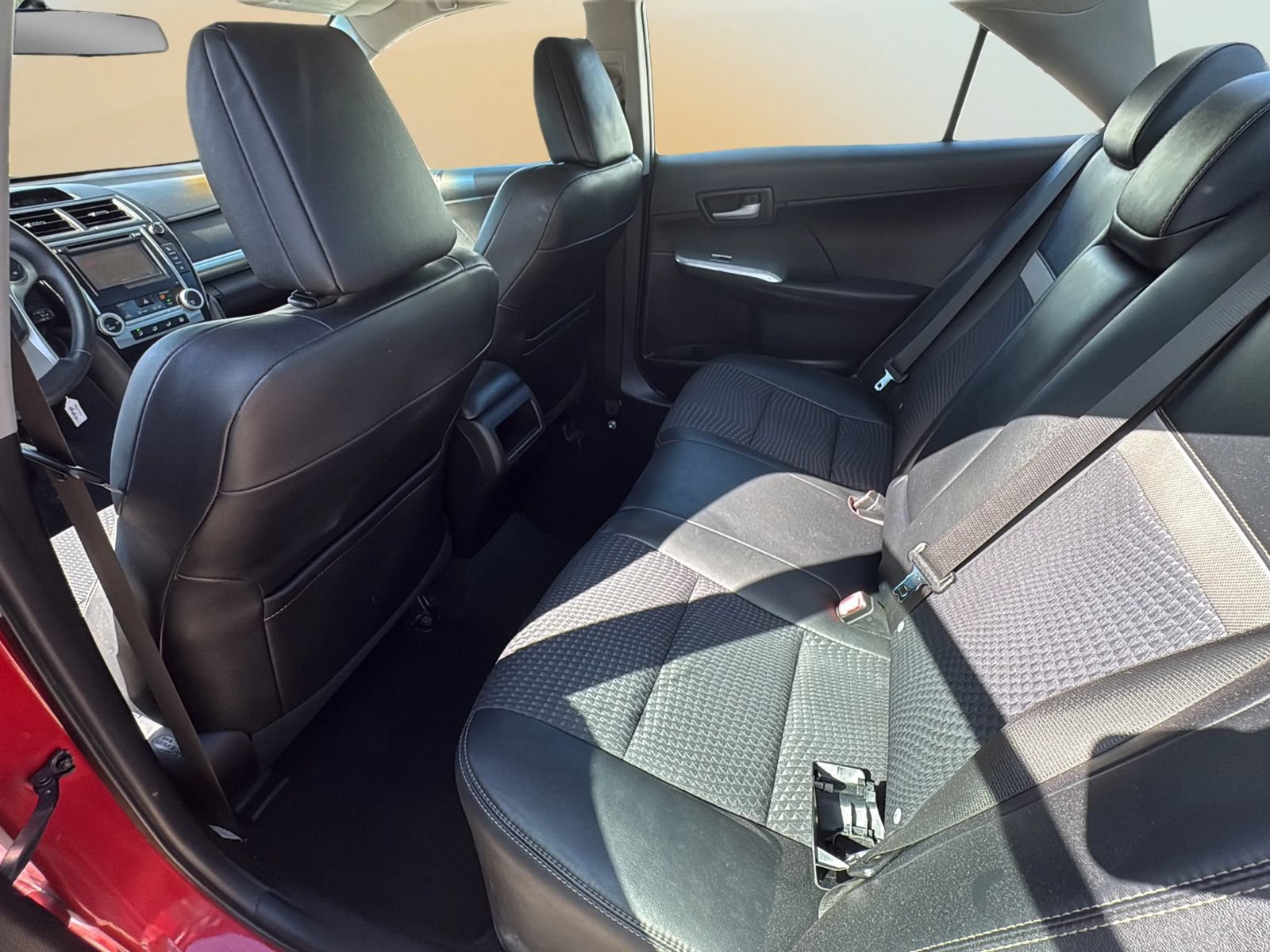 Used 2012 Toyota Camry SE FWD image 23