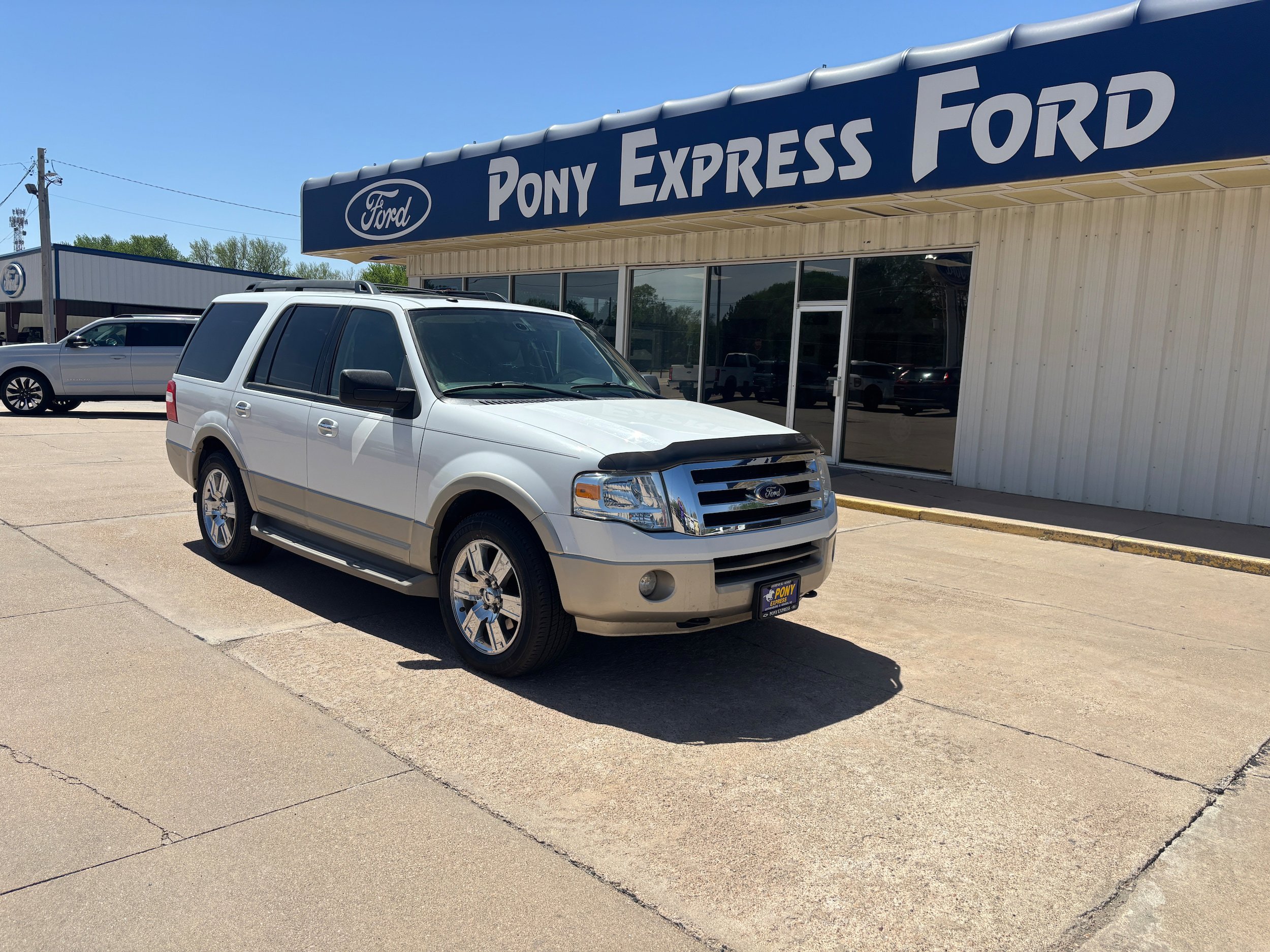 Used 2009 Ford Expedition Eddie Bauer AWD/4WD image 1