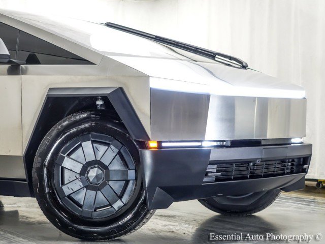 Used 2026 Tesla Cybertruck AWD Crew Cab image 2