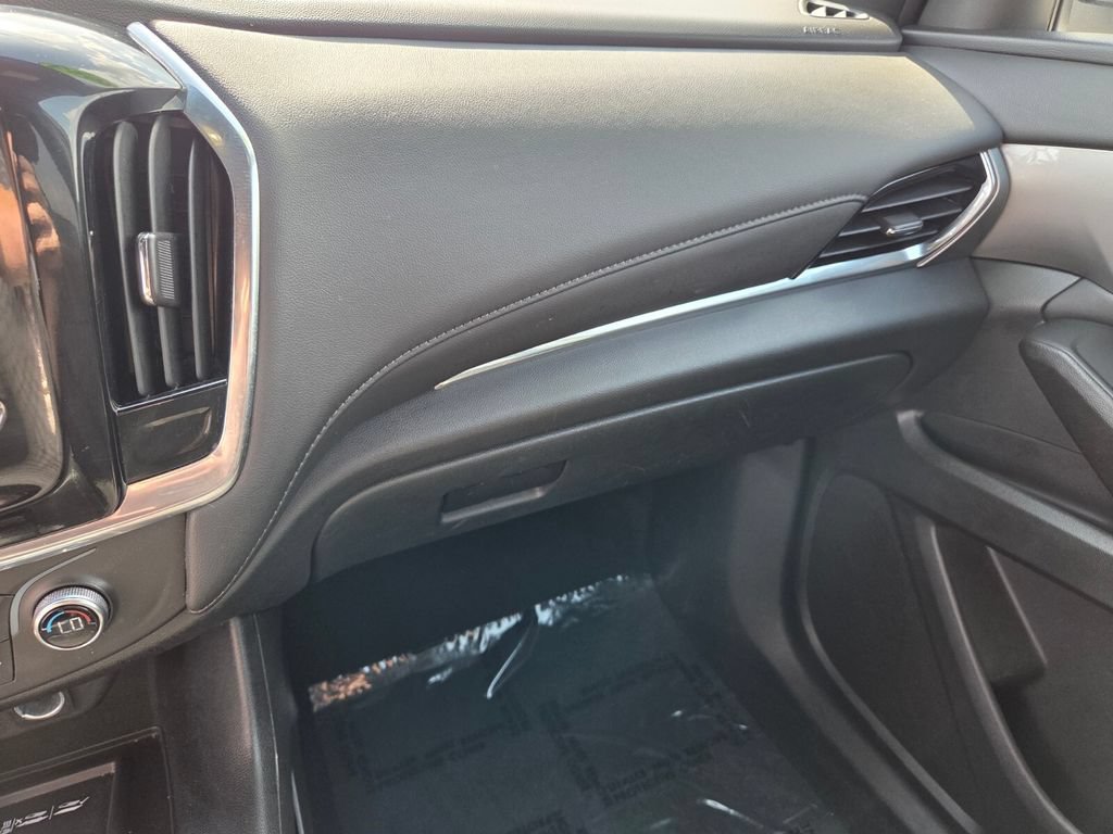 Certified 2023 Chevrolet Traverse LT FWD image 29