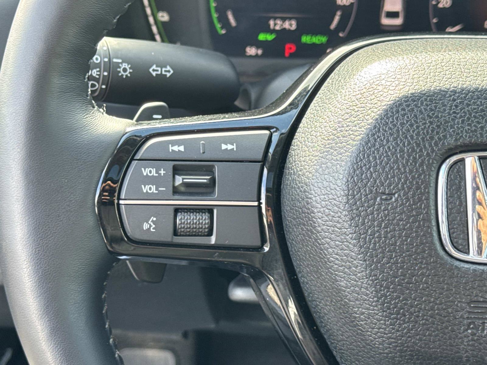 Used 2025 Honda Accord Touring image 7