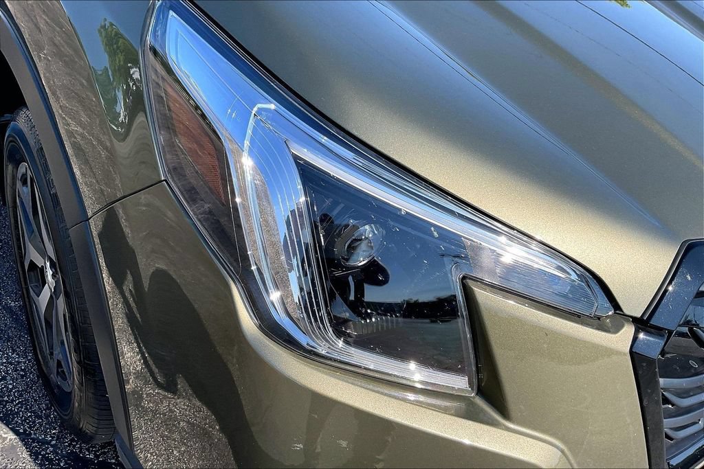 Certified 2023 Subaru Forester Premium AWD/4WD image 32