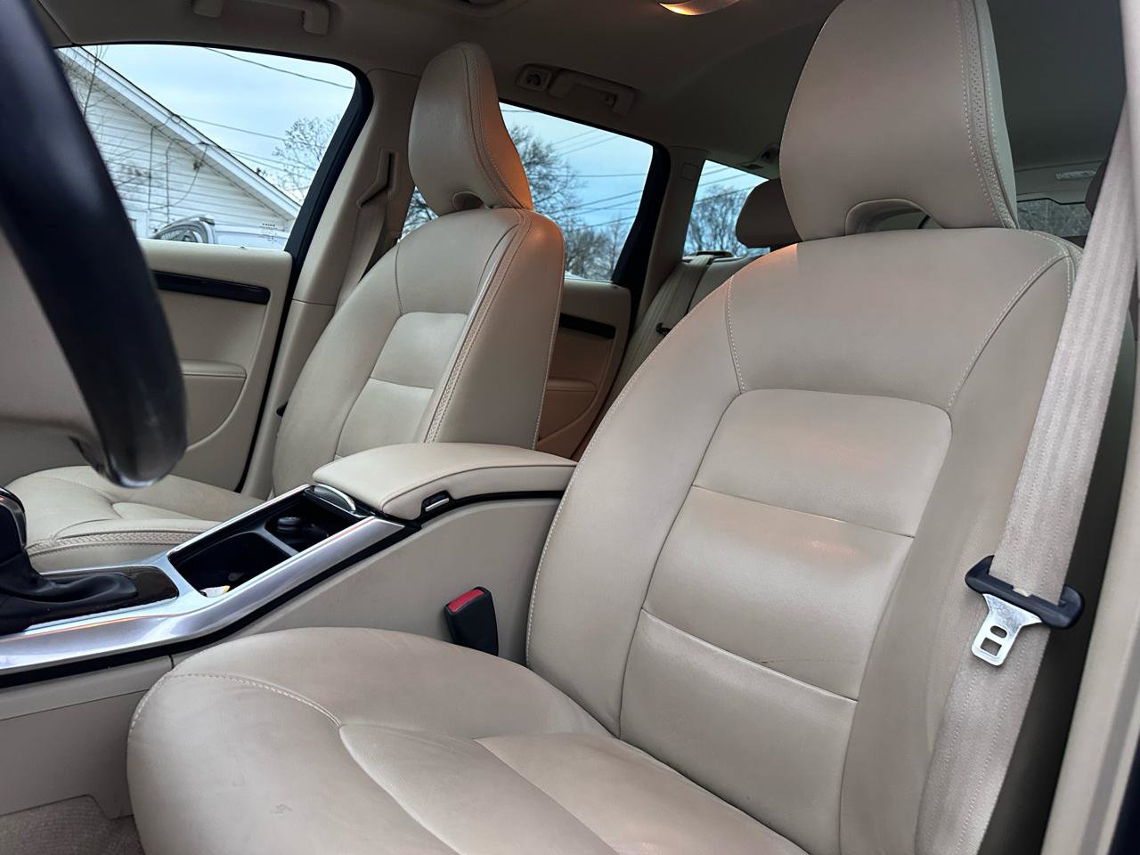 Used 2016 Volvo XC70 T5 Premier image 11